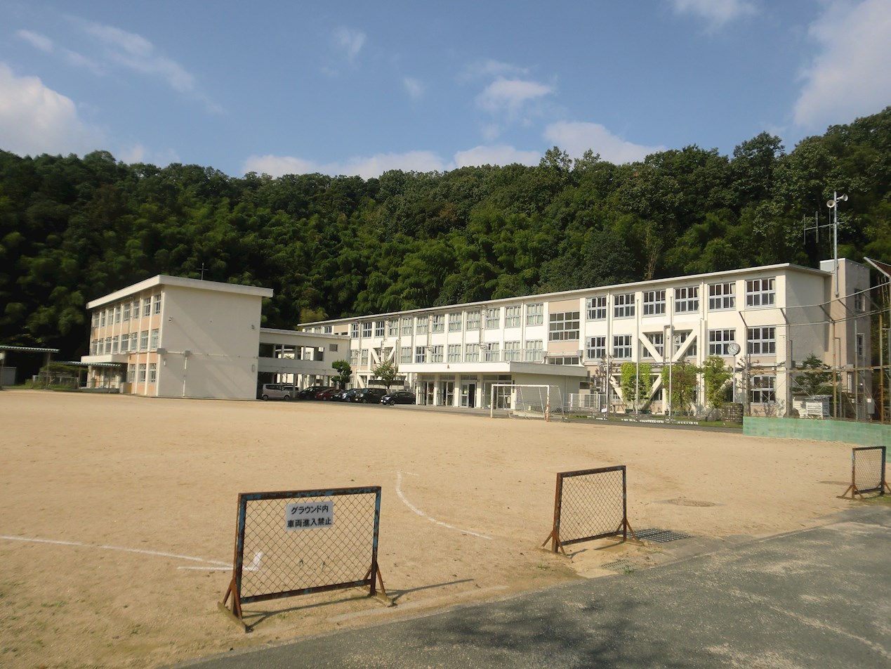 舞鶴市森町・売土地 小学校