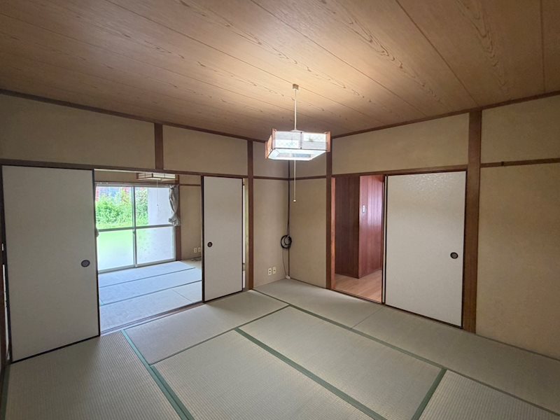 舞鶴市余部上・土地付中古住宅 内観写真（リビング以外の居室）