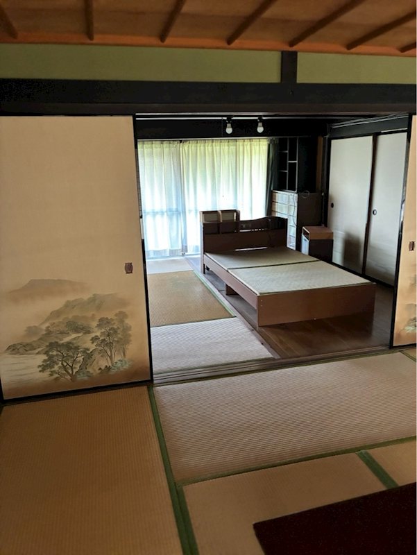 福知山市興・土地付中古住宅 内観写真（リビング以外の居室）