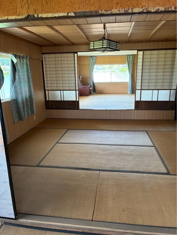 福知山市興・土地付中古住宅 内観写真（リビング以外の居室）