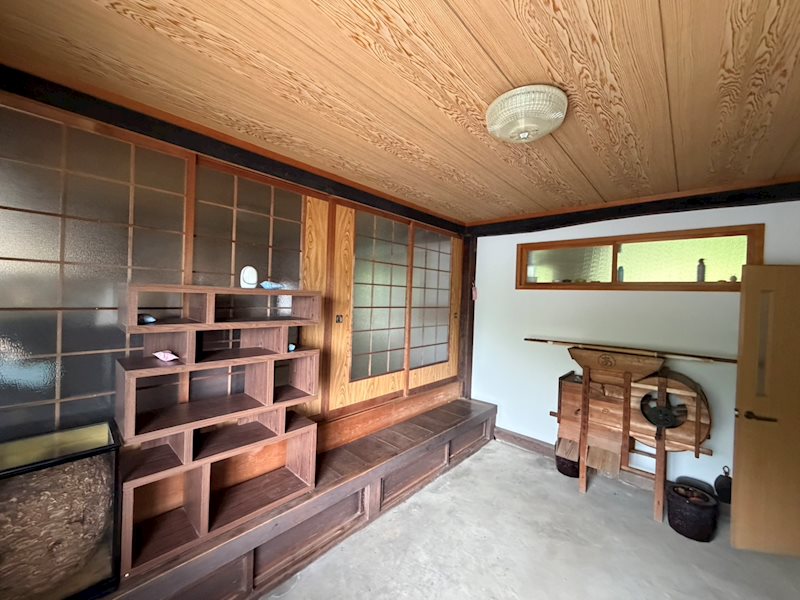福知山市川北・土地付中古住宅 現地写真（玄関）