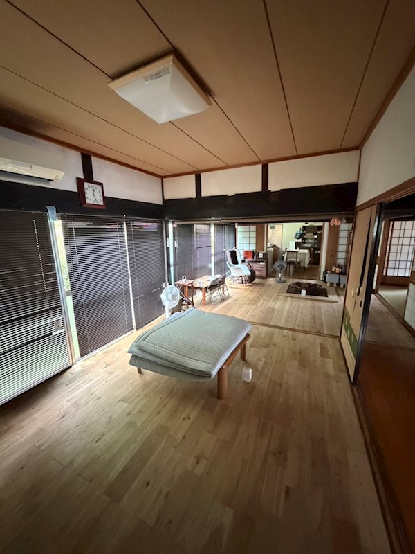 福知山市川北・土地付中古住宅 内観写真（リビング以外の居室）