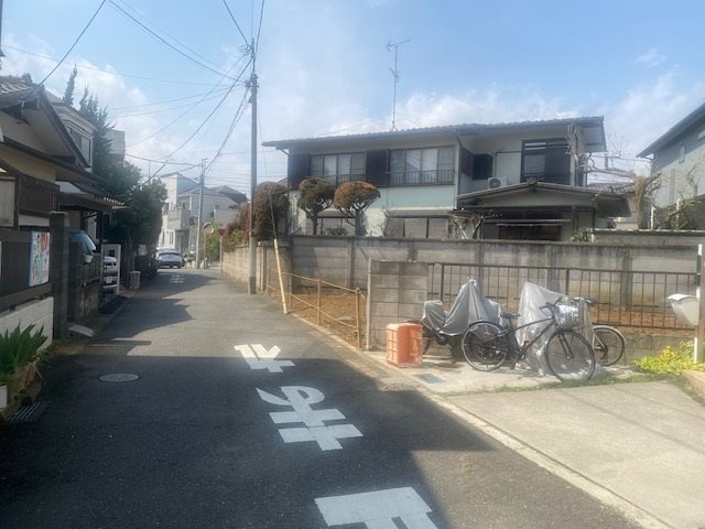 狛江市猪方３丁目土地 現地写真（前面道路含む現地写真）