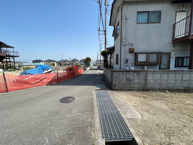 韮崎市龍岡町若尾新田　売地 現地写真（前面道路含む現地写真）