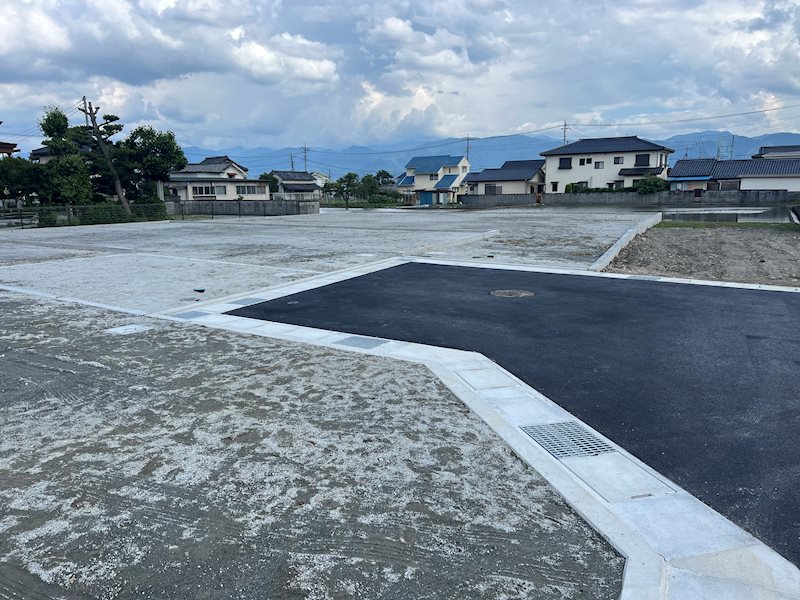 昭和町築地新居　分譲地 区画No2 現地写真（前面道路含む現地写真）