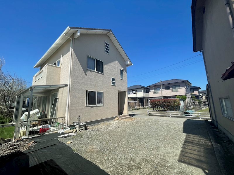 甲斐市竜王　中古住宅 現地写真（駐車場）