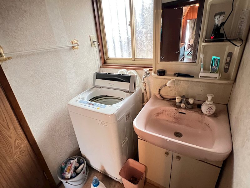 山梨市東後屋敷 中古住宅 内観写真（洗面台・洗面所）