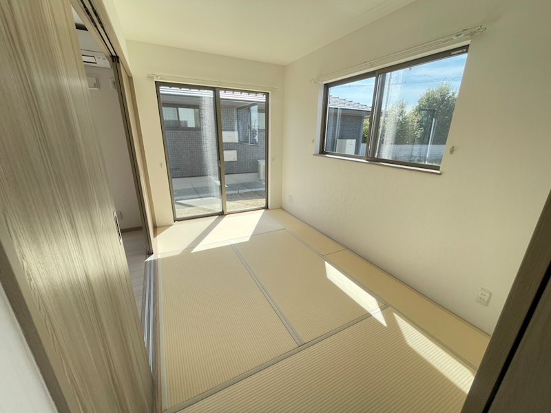 中巨摩郡昭和町築地新居　新築建売住宅 内観写真（リビング以外の居室）