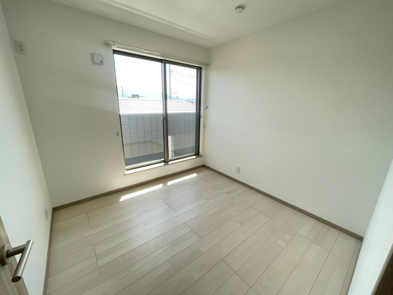 中巨摩郡昭和町築地新居　新築建売住宅 内観写真（子供部屋）