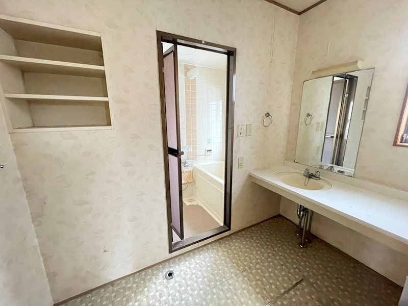 韮崎市旭町上條北割　中古住宅 内観写真（洗面台・洗面所）