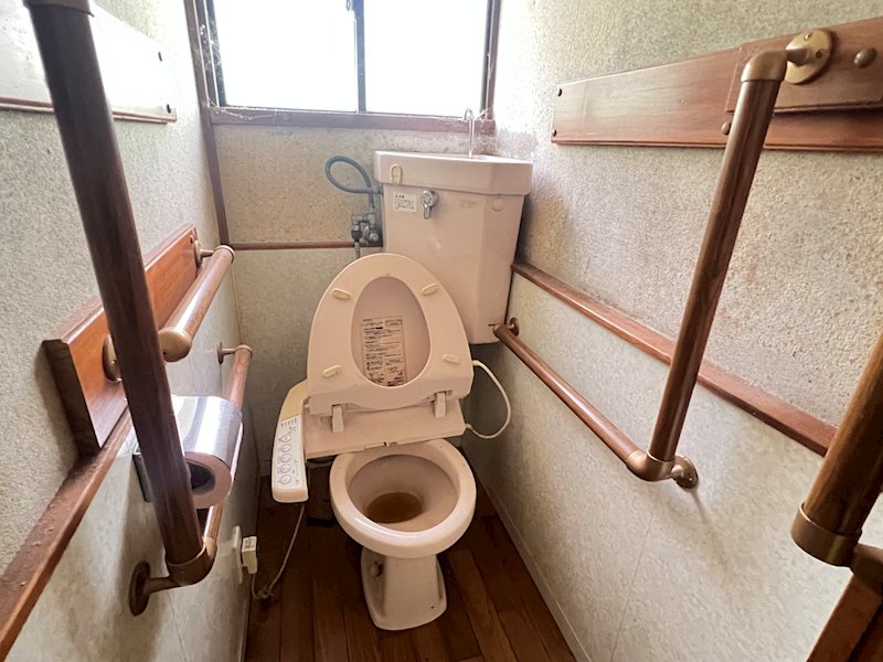 韮崎市神山町鍋山　中古住宅 内観写真（トイレ）