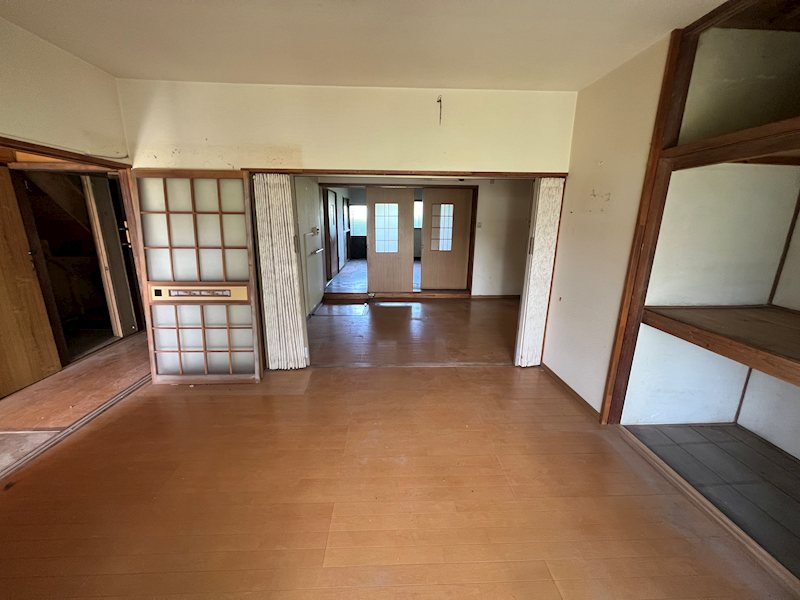 韮崎市神山町鍋山　中古住宅 内観写真（リビング以外の居室）