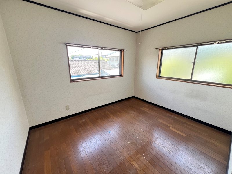 韮崎市神山町鍋山　中古住宅 内観写真（リビング以外の居室）