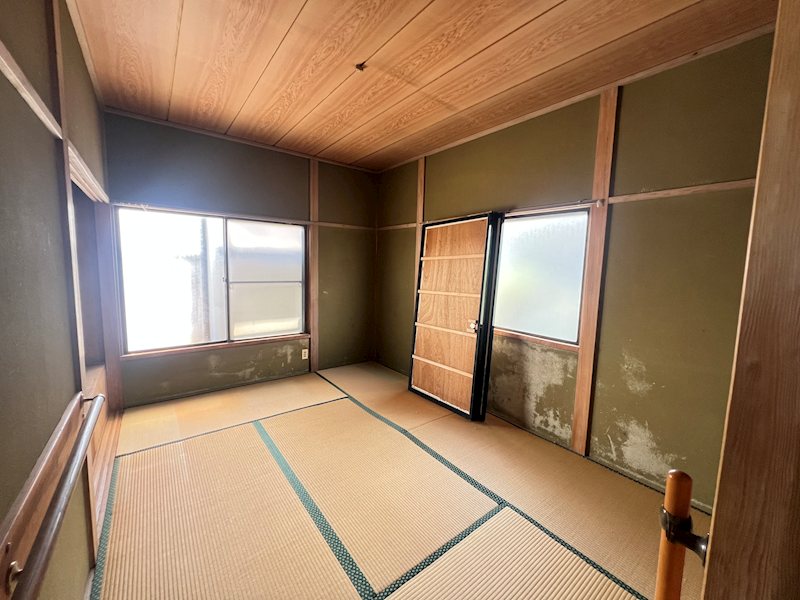 韮崎市神山町鍋山　中古住宅 内観写真（リビング以外の居室）