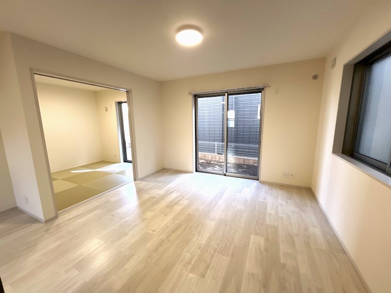 上尾市平塚中古戸建て 内観写真（リビング）