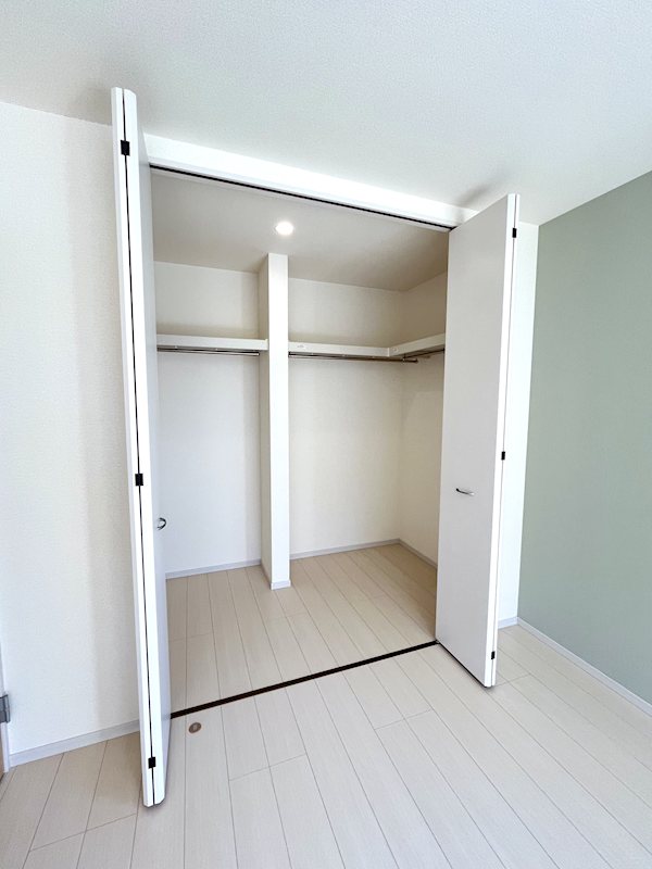 上尾市平塚中古戸建て 内観写真（収納）