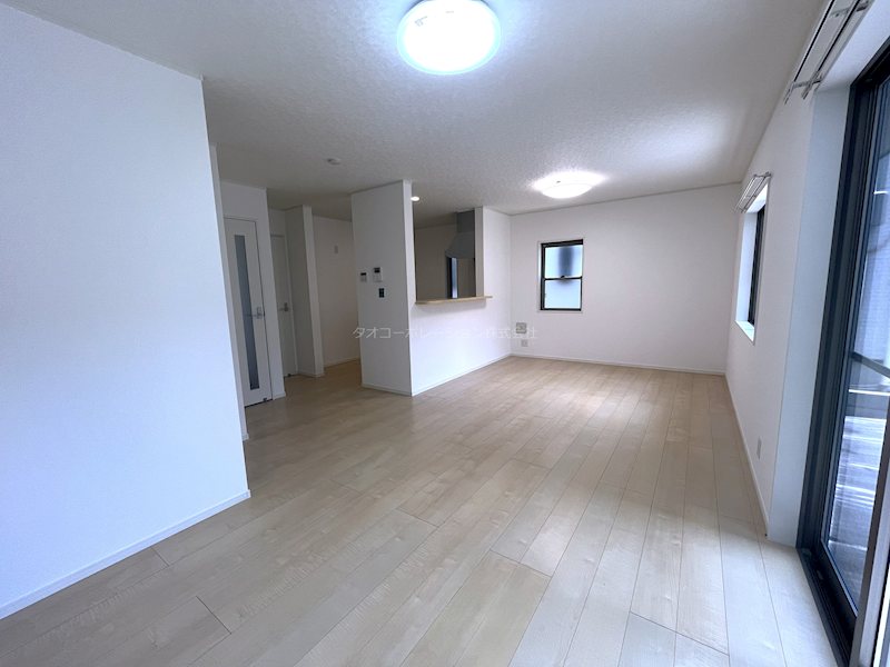 川口市峯中古戸建て 内観写真（リビング）