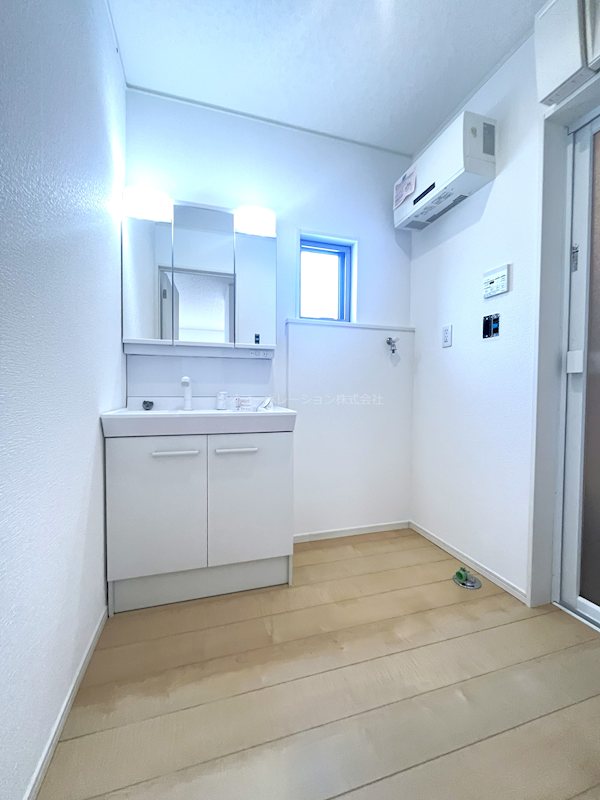 川口市峯中古戸建て 内観写真（洗面台・洗面所）