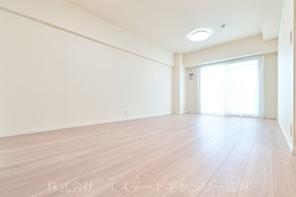 ロワールマンション前原 内観写真（リビング）