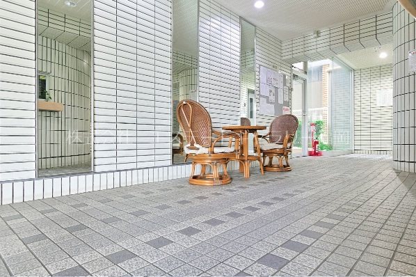 ロワールマンション前原 共用部写真（ロビー）