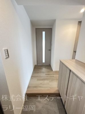 ロワールマンション周船寺 現地写真（玄関）