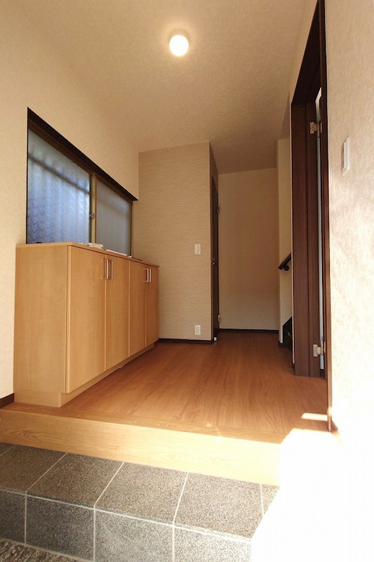 野田市岩名２丁目　戸建 現地写真（玄関）