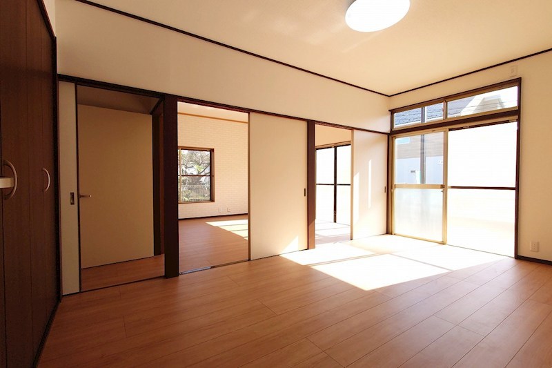 野田市岩名２丁目　戸建 内観写真（リビング以外の居室）