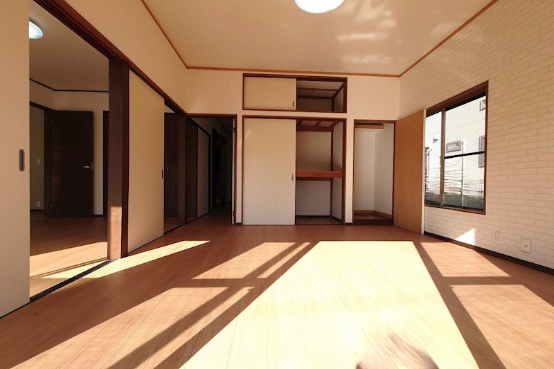 野田市岩名２丁目　戸建 内観写真（リビング以外の居室）