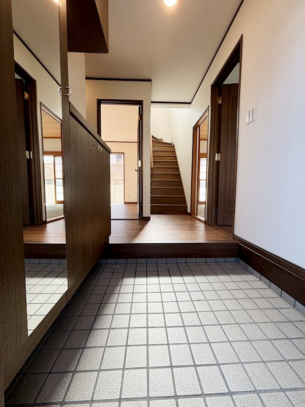 龍ケ崎市長山４丁目　戸建 現地写真（玄関）