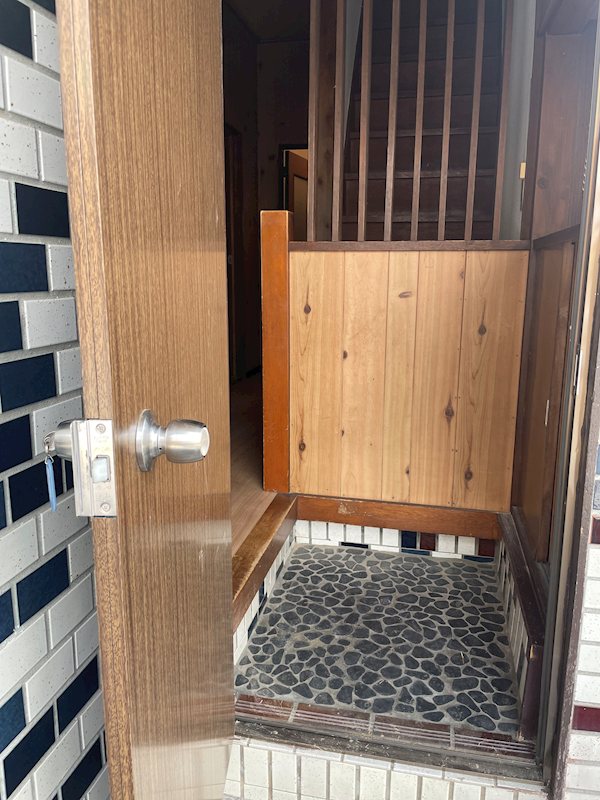 松戸市西馬橋　戸建 現地写真（玄関）