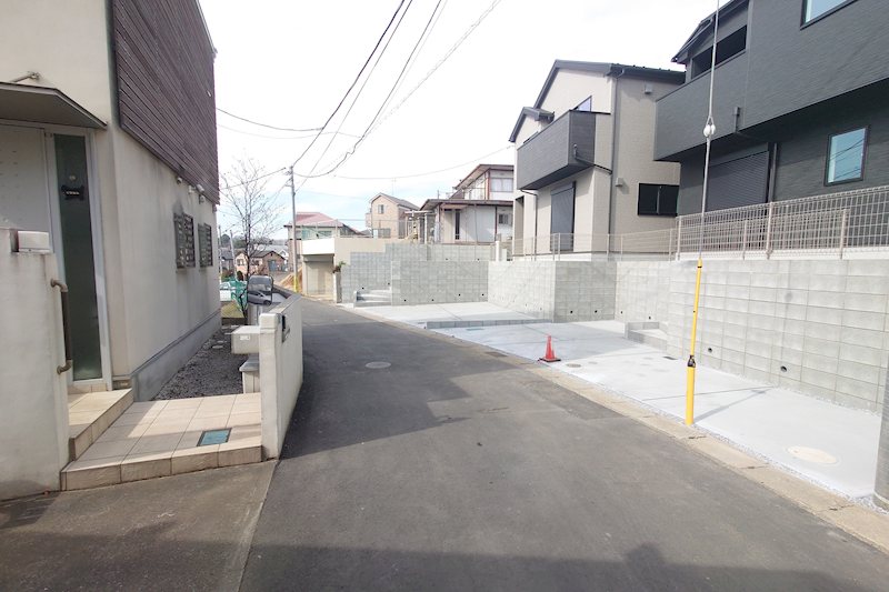 流山市松ケ丘５丁目　２４－１期２号棟 現地写真（前面道路含む現地写真）