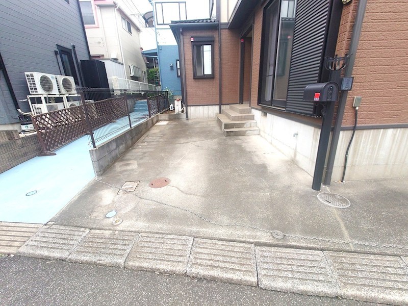 柏市根戸　戸建 現地写真（駐車場）