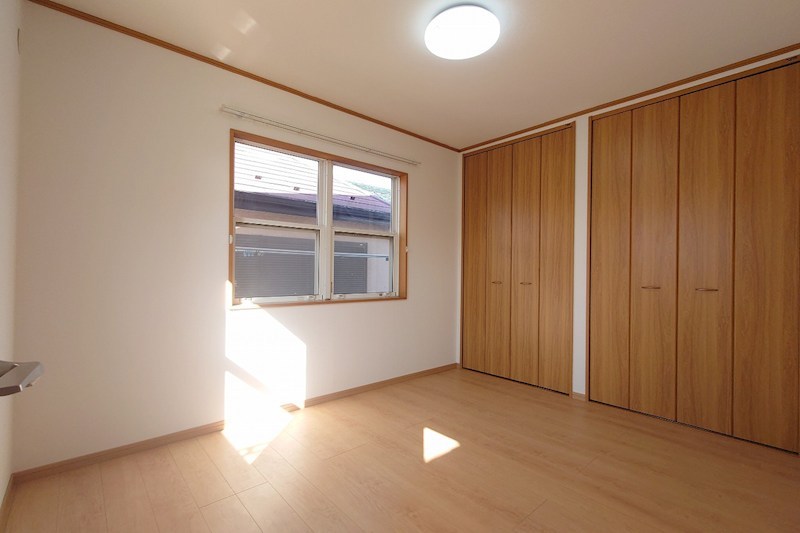 鎌ケ谷市くぬぎ山　戸建 内観写真（リビング以外の居室）