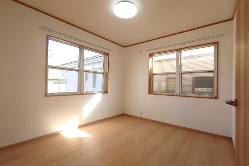 鎌ケ谷市くぬぎ山　戸建 内観写真（リビング以外の居室）
