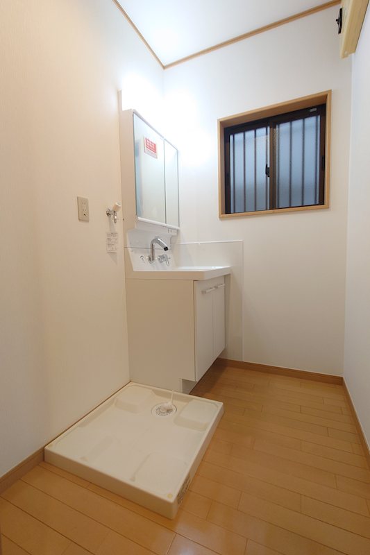 柏市増尾２丁目　戸建 内観写真（洗面台・洗面所）