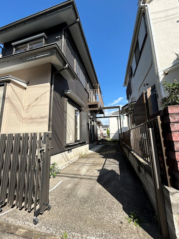 柏市柏　戸建 現地写真（駐車場）
