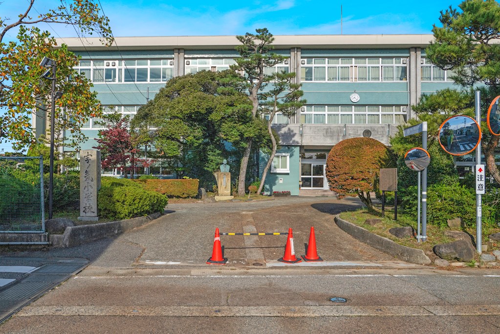 かほく市内日角Ⅱ期 全9区画 12号地(No.1057)  小学校