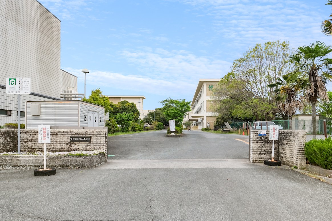 FelidiaGarden豊川市代田町2丁目 全6区画 3号棟(No.1033)  小学校