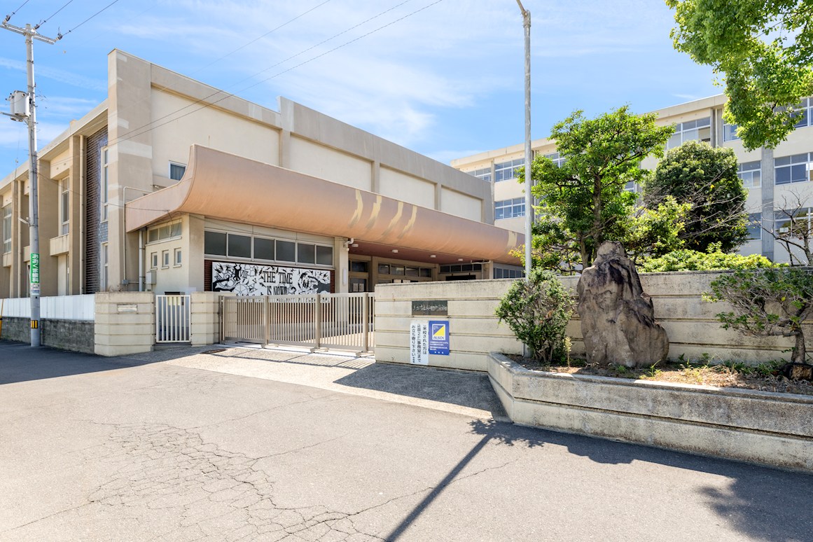 FelidiaGarden高松市上之町 全2区画 2号棟(No.1041) 中学校