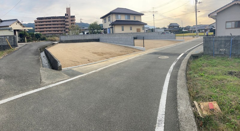 FelidiaGarden伊予市上吾川 全3区画 2号棟(No.1041) 現地写真（前面道路含む現地写真）