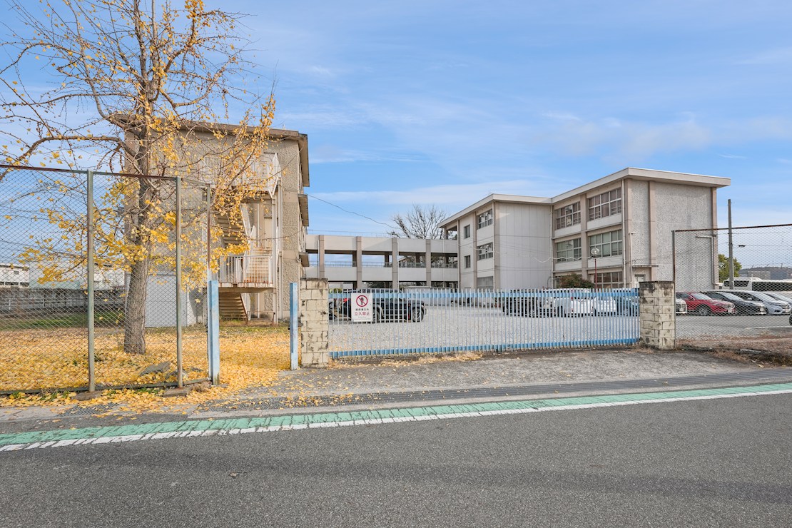FelidiaGarden三木市加佐 全4区画 1号棟(No.1056) 中学校