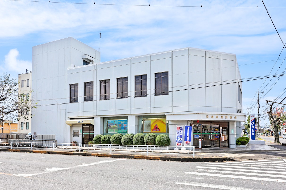 FelidiaGarden筑西市二木成 全3区画 3号棟(No.1025) 銀行