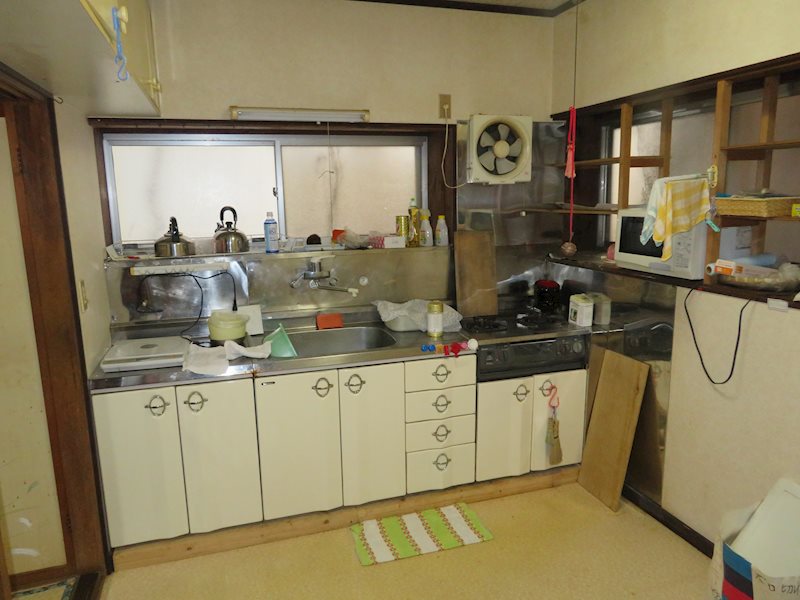 中央区寄居町戸建 内観写真（キッチン）