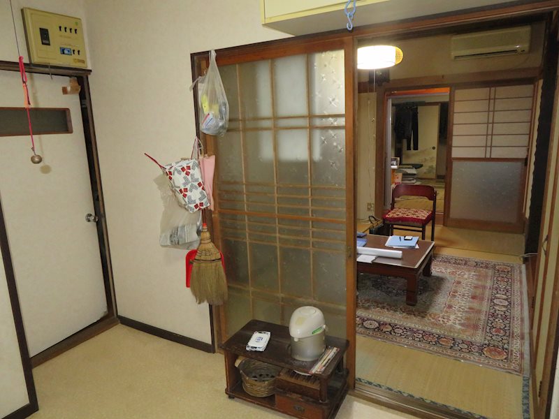 中央区寄居町戸建 内観写真（リビング）