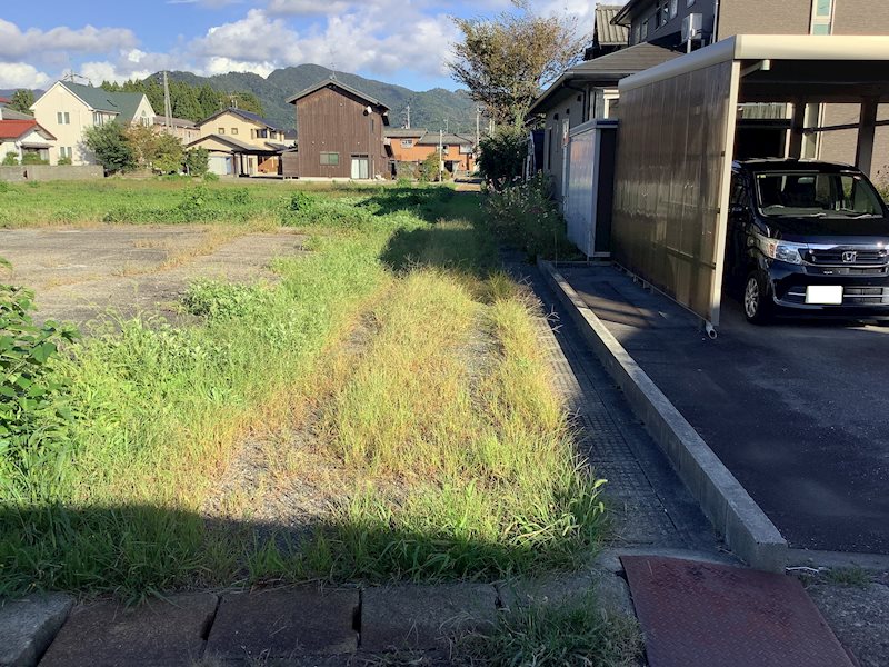 胎内市東本町売地 現地写真（前面道路含む現地写真）