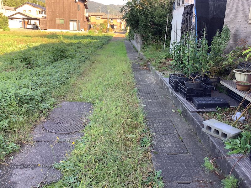 胎内市東本町売地 現地写真（前面道路含む現地写真）