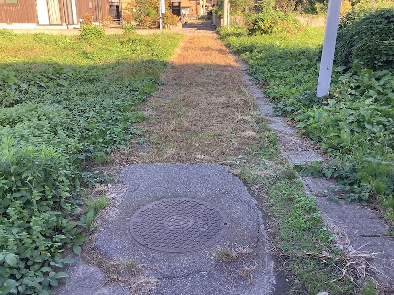 胎内市東本町売地 現地写真（前面道路含む現地写真）