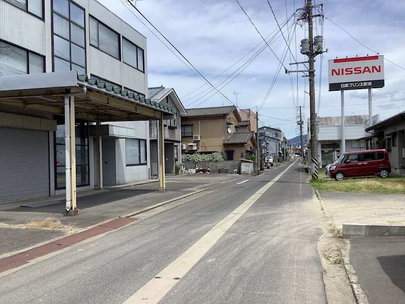 五泉市本町１丁目事務所・倉庫 現地写真（前面道路含む現地写真）