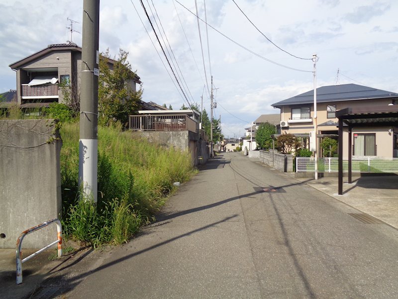 柏崎市南半田売地 現地写真（前面道路含む現地写真）