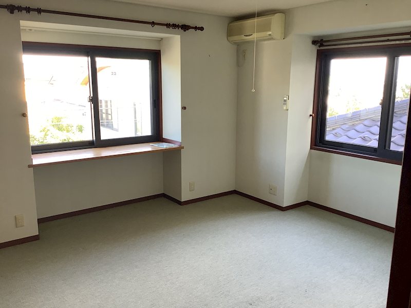 西区小針西１丁目戸建 内観写真（リビング以外の居室）